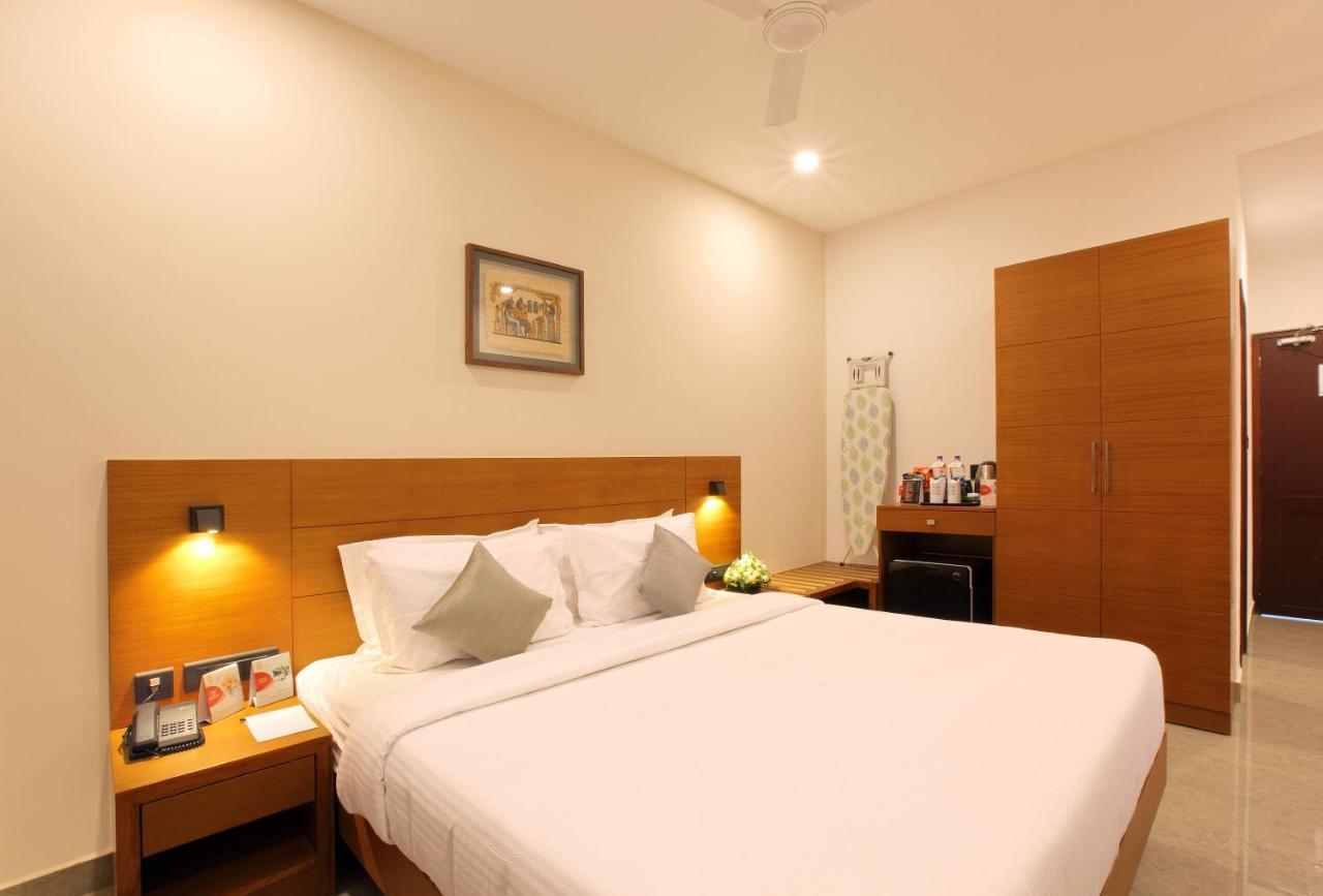 Hotel Prince Kaladi ภายนอก รูปภาพ