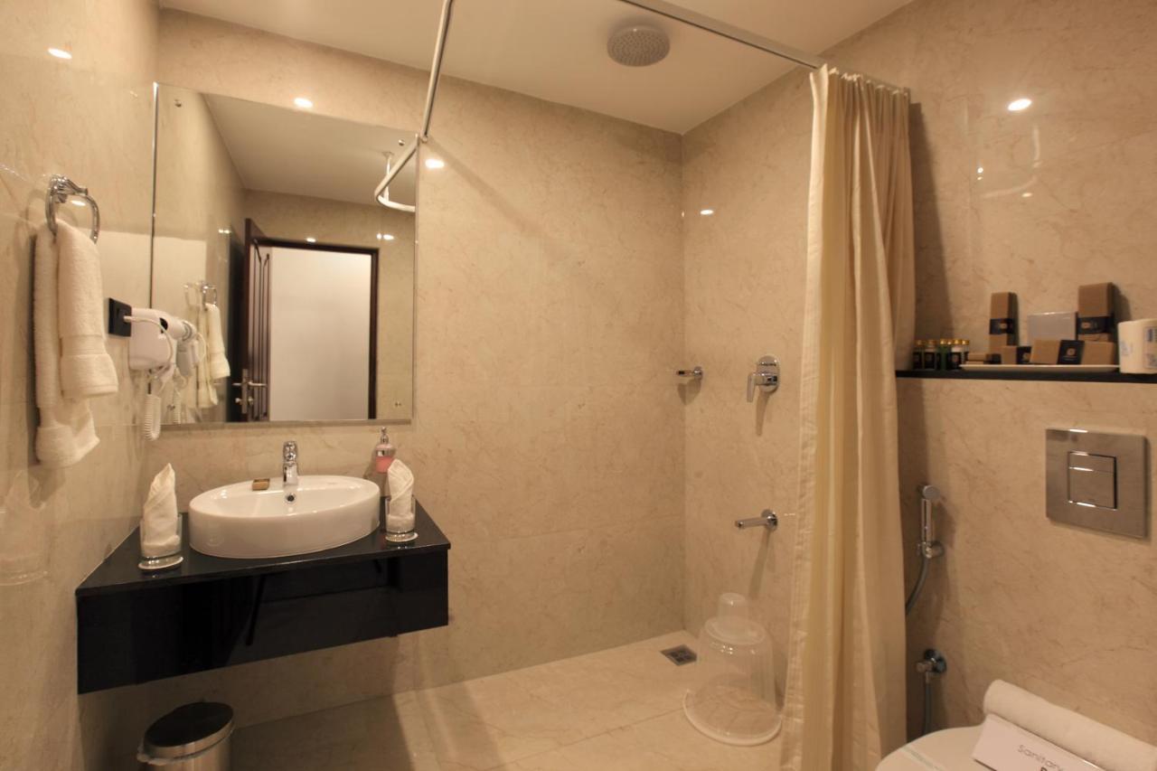 Hotel Prince Kaladi ภายนอก รูปภาพ